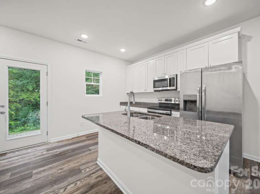 518 3rd Street, Salisbury, NC 28144.  MLS# CAR4415185, YatesRealty ID 56792. Kitchen