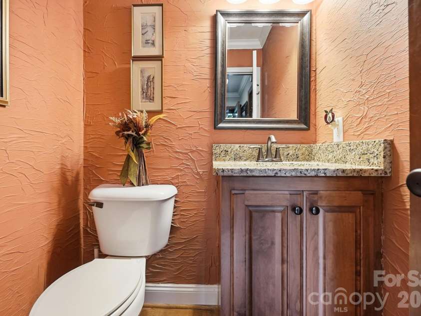 1669 Aragon Beach Road, Rock Hill, SC 29732.  MLS# CAR4429104, YatesRealty ID 56795. Half bath