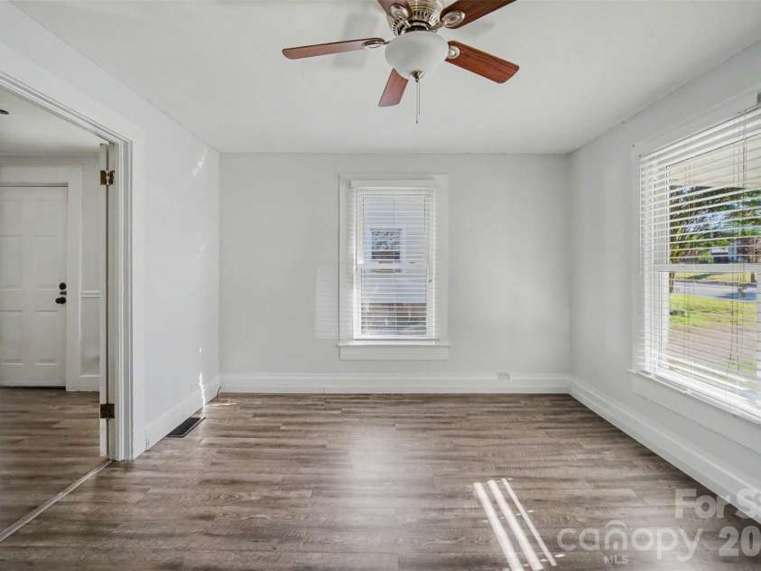 60 Winecoff Avenue, Concord, NC 28025.  MLS# CAR4435029, YatesRealty ID 56796. 
