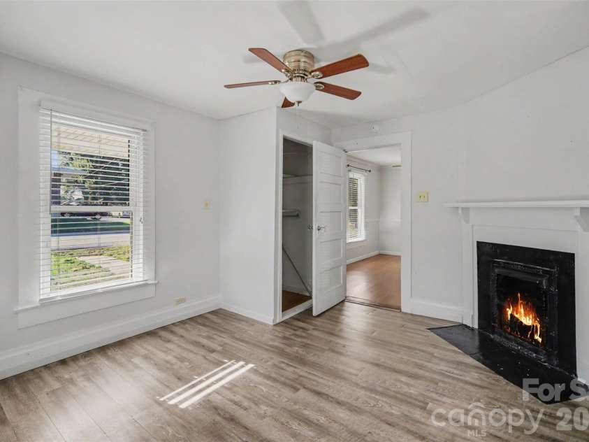 60 Winecoff Avenue, Concord, NC 28025.  MLS# CAR4435029, YatesRealty ID 56796. 