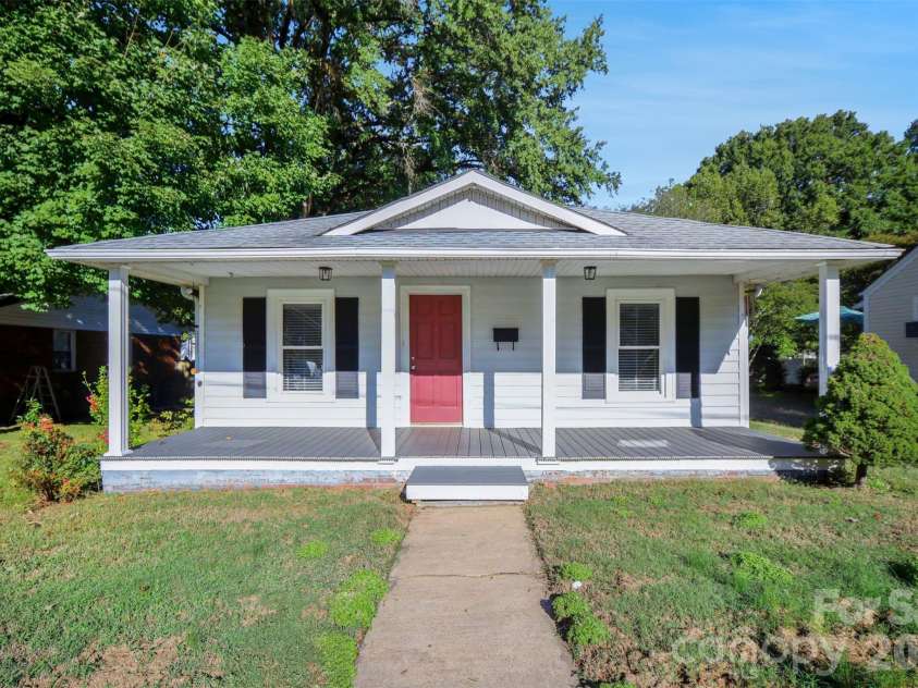 60 Winecoff Avenue, Concord, NC 28025.  MLS# CAR4435029, YatesRealty ID 56796. 