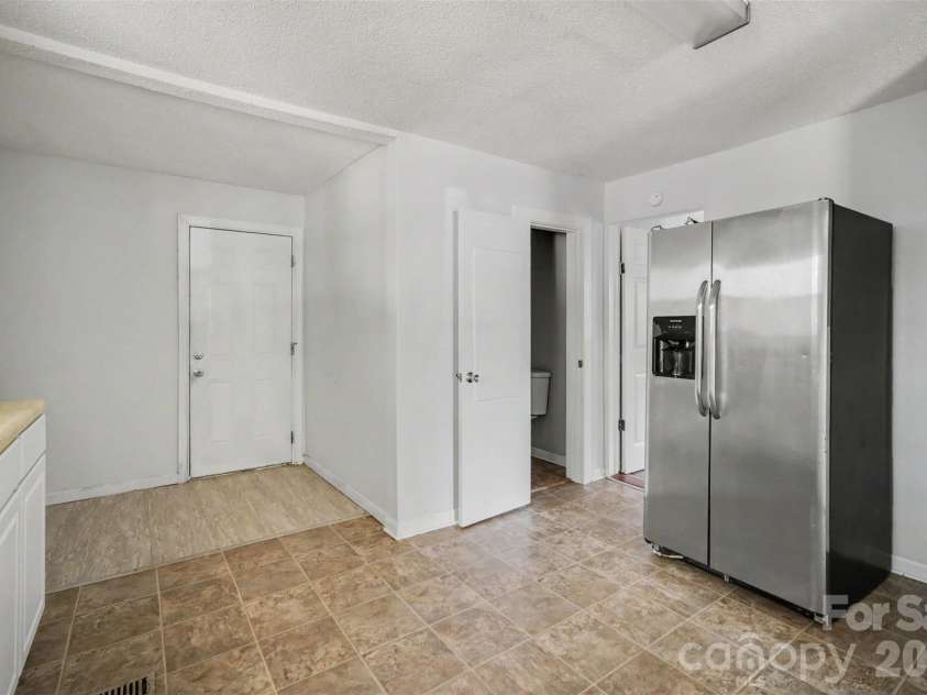 60 Winecoff Avenue, Concord, NC 28025.  MLS# CAR4435029, YatesRealty ID 56796. 