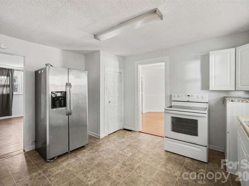 60 Winecoff Avenue, Concord, NC 28025.  MLS# CAR4435029, YatesRealty ID 56796. 