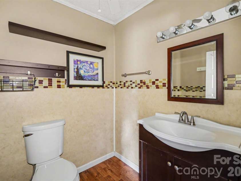 60 Winecoff Avenue, Concord, NC 28025.  MLS# CAR4435029, YatesRealty ID 56796. 