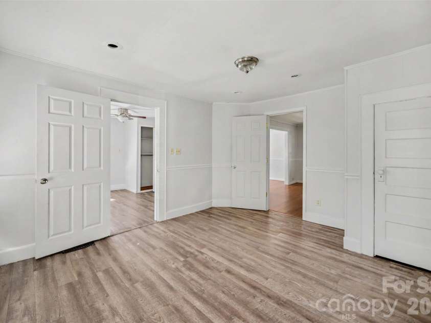 60 Winecoff Avenue, Concord, NC 28025.  MLS# CAR4435029, YatesRealty ID 56796. 