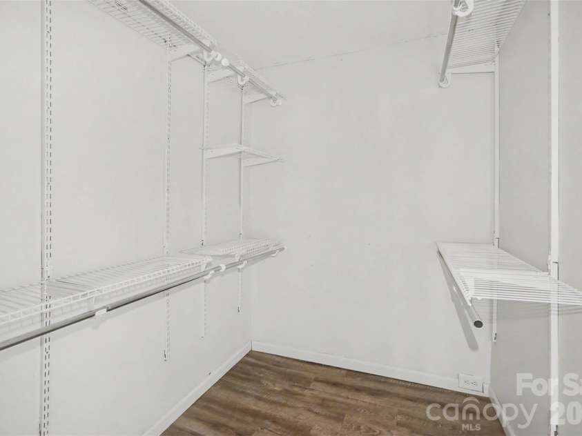 60 Winecoff Avenue, Concord, NC 28025.  MLS# CAR4435029, YatesRealty ID 56796. 