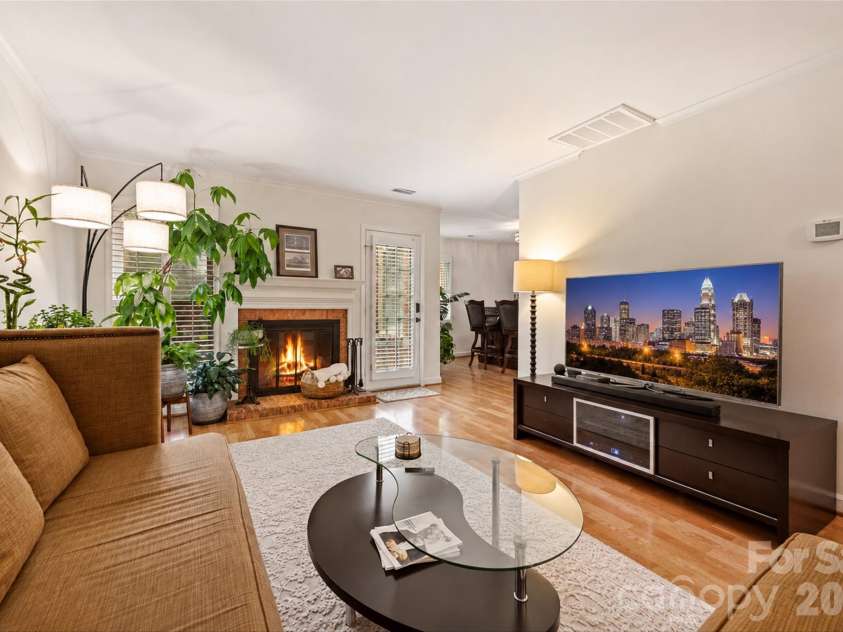 500 Poplar Street, Charlotte, NC 28202.  MLS# CAR4433917, YatesRealty ID 56797. 