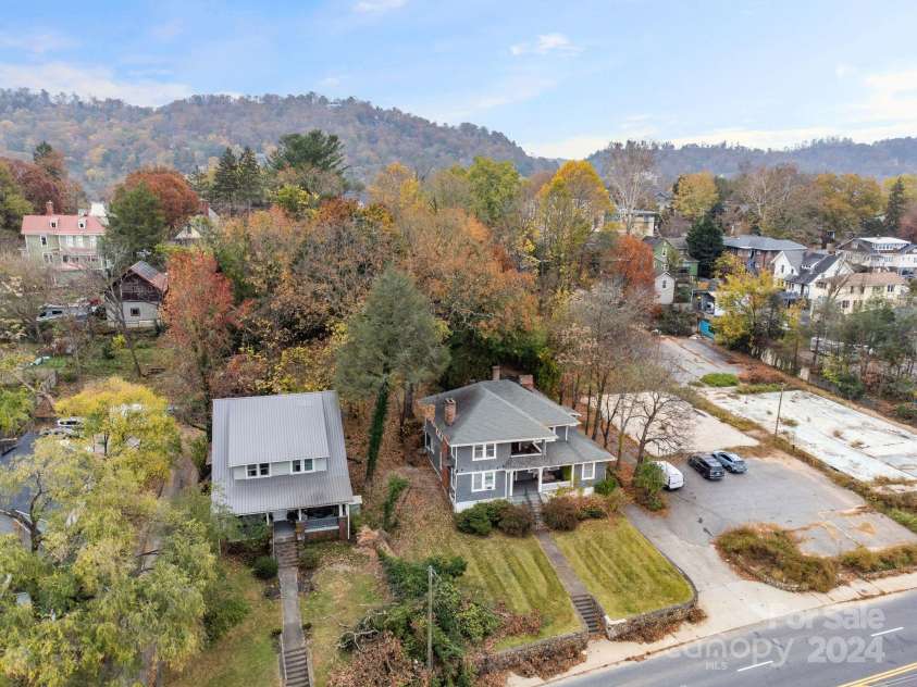 181 Merrimon Avenue, Asheville, NC 28801.  MLS# CAR4197890, YatesRealty ID 568. 
