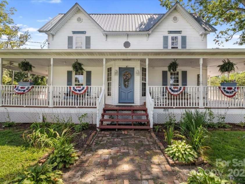 201 Murphy Hill Road, Weaverville, NC 28787.  MLS# CAR4296849, YatesRealty ID 568. 