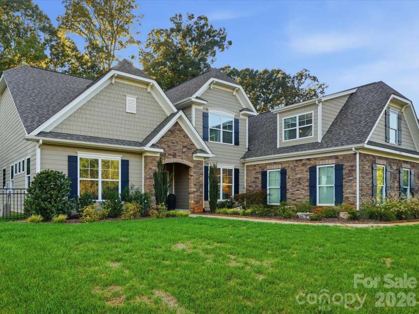 4157 Nottaway Place Drive, Mint Hill, NC 28105.  MLS# CAR4432639, YatesRealty ID 56800. 