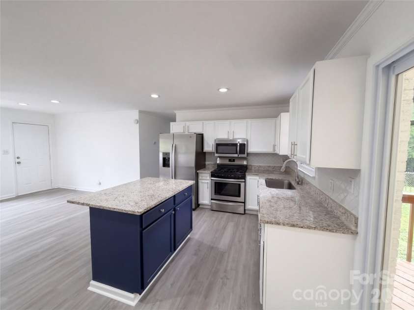 3002 Fallswood Drive, Gastonia, NC 28052.  MLS# CAR4435057, YatesRealty ID 56801. 