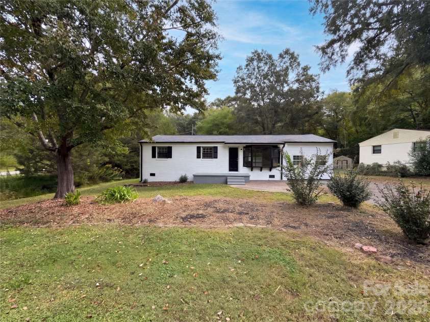 3002 Fallswood Drive, Gastonia, NC 28052.  MLS# CAR4435057, YatesRealty ID 56801. 