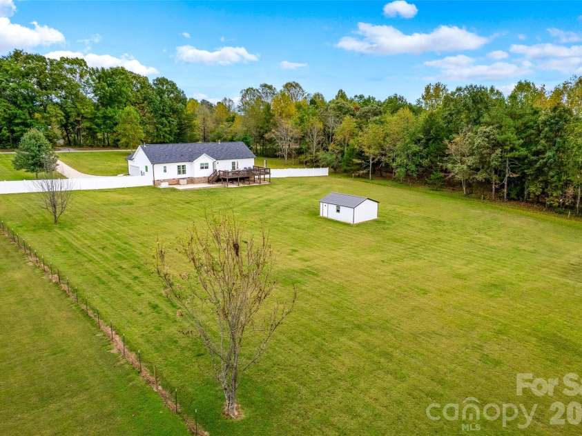196 Treebark Road, Statesville, NC 28625.  MLS# CAR4429281, YatesRealty ID 56805. 