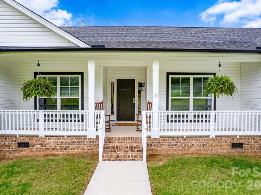 196 Treebark Road, Statesville, NC 28625.  MLS# CAR4429281, YatesRealty ID 56805. Enjoy morning sunrises here!