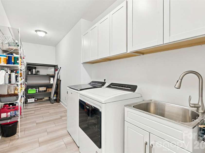 196 Treebark Road, Statesville, NC 28625.  MLS# CAR4429281, YatesRealty ID 56805. Laundry room & large walk-in pantry combo