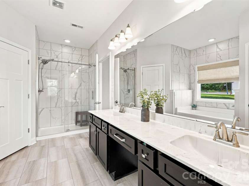 196 Treebark Road, Statesville, NC 28625.  MLS# CAR4429281, YatesRealty ID 56805. Primary Bathroom