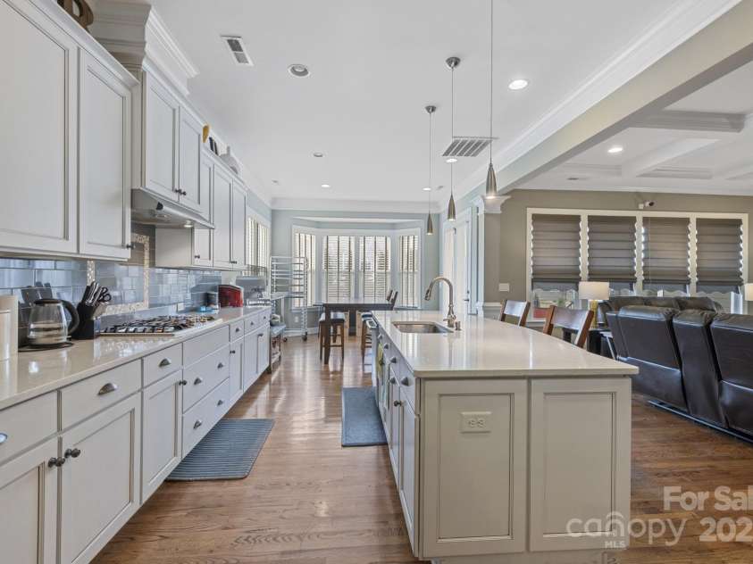 11223 Wescott Hill Drive, Huntersville, NC 28078.  MLS# CAR4220782, YatesRealty ID 5681. 