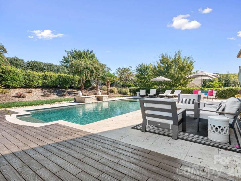 8431 Bassinger Drive, Huntersville, NC 28078.  MLS# CAR4431472, YatesRealty ID 56815. 