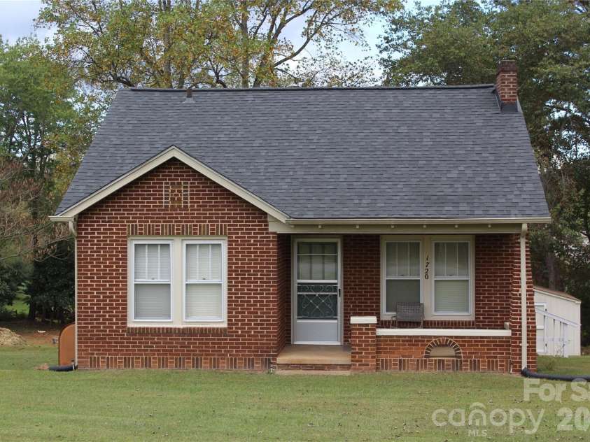 1720 Bumgarner Drive, Morganton, NC 28655.  MLS# CAR4302684, YatesRealty ID 5682. 