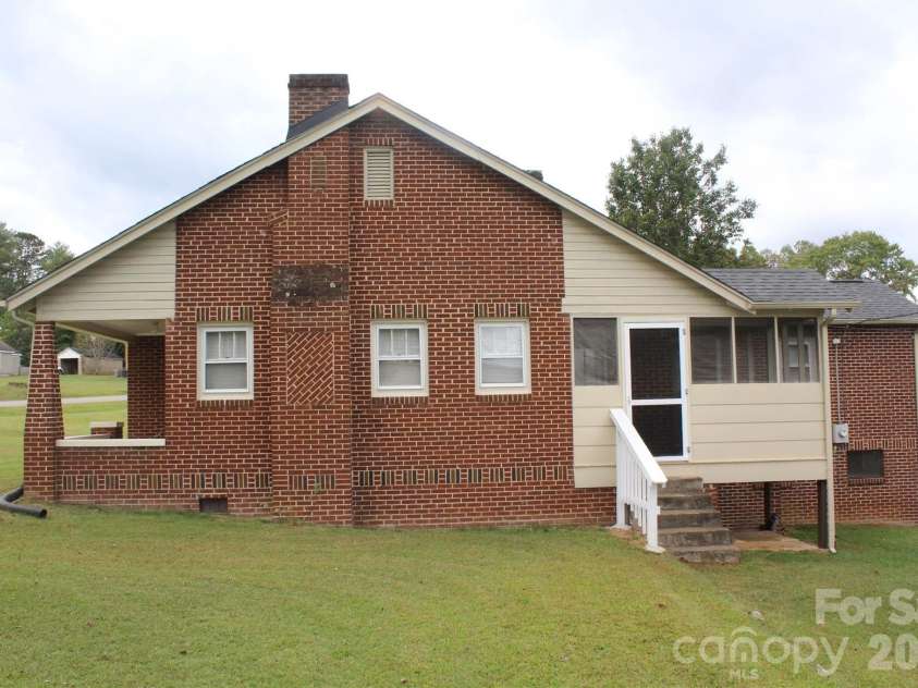 1720 Bumgarner Drive, Morganton, NC 28655.  MLS# CAR4302684, YatesRealty ID 5682. 