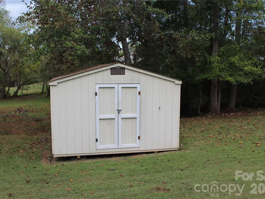 1720 Bumgarner Drive, Morganton, NC 28655.  MLS# CAR4302684, YatesRealty ID 5682. 