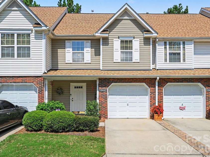 10442 Columbia Crest Court, Charlotte, NC 28270.  MLS# CAR4419121, YatesRealty ID 56820. 