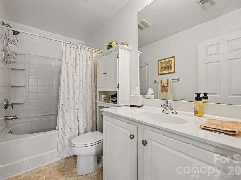 10442 Columbia Crest Court, Charlotte, NC 28270.  MLS# CAR4419121, YatesRealty ID 56820. 