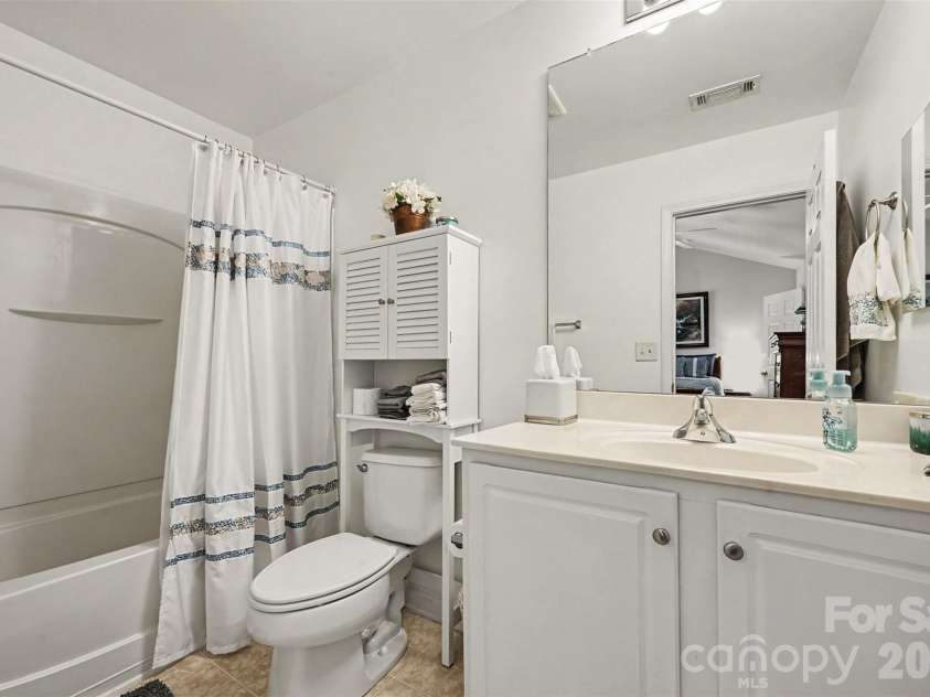 10442 Columbia Crest Court, Charlotte, NC 28270.  MLS# CAR4419121, YatesRealty ID 56820. 