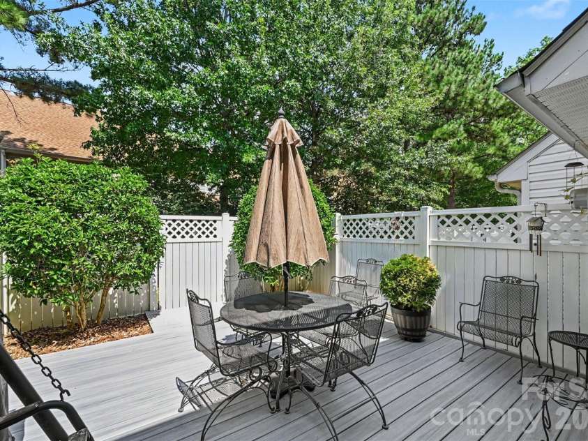 10442 Columbia Crest Court, Charlotte, NC 28270.  MLS# CAR4419121, YatesRealty ID 56820. 