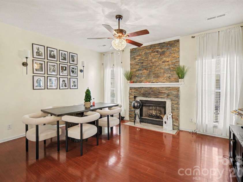 11410 Hunters Landing Drive, Charlotte, NC 28273.  MLS# CAR4433012, YatesRealty ID 56821. 