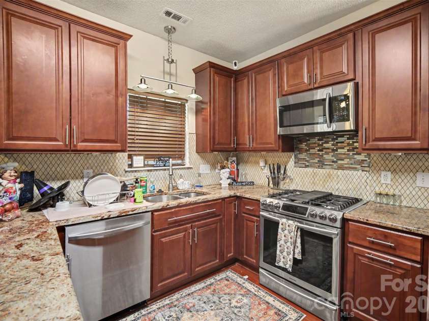 11410 Hunters Landing Drive, Charlotte, NC 28273.  MLS# CAR4433012, YatesRealty ID 56821. 