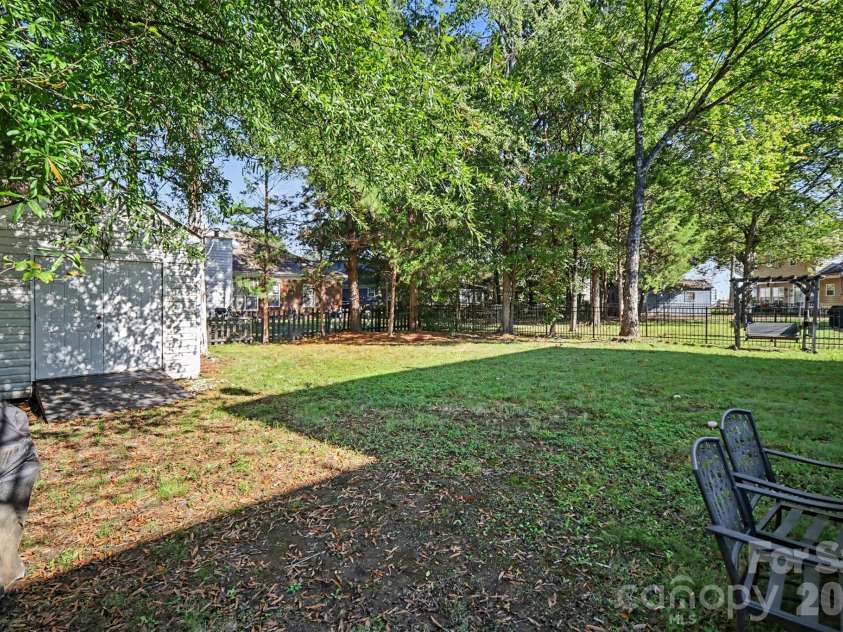 11410 Hunters Landing Drive, Charlotte, NC 28273.  MLS# CAR4433012, YatesRealty ID 56821. 