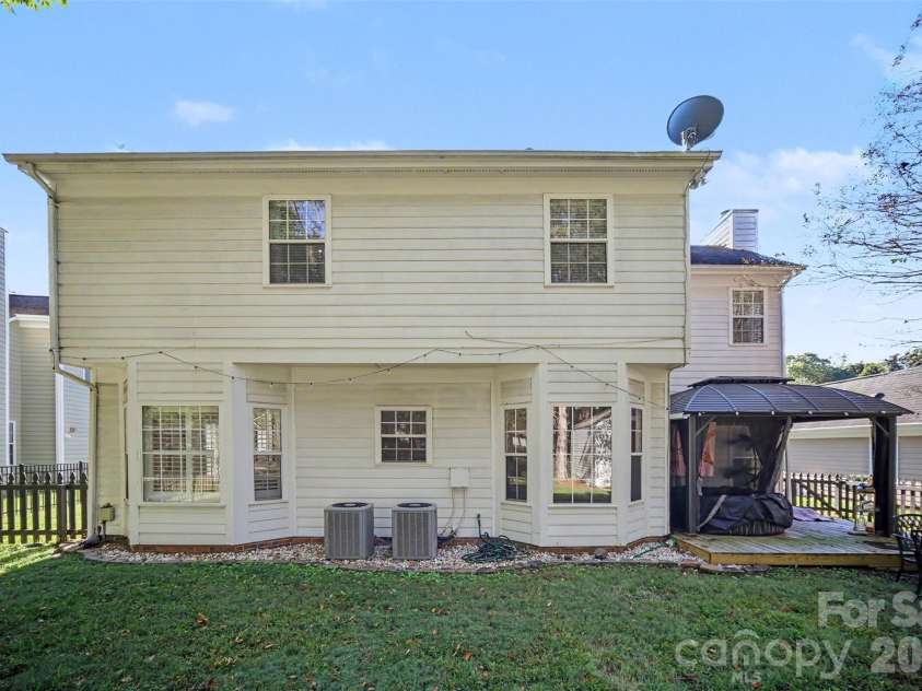 11410 Hunters Landing Drive, Charlotte, NC 28273.  MLS# CAR4433012, YatesRealty ID 56821. 