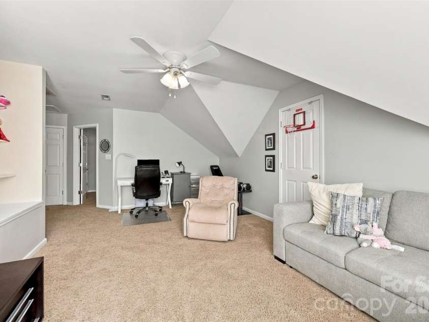 15502 Tolliver Drive, Charlotte, NC 28277.  MLS# CAR4433498, YatesRealty ID 56825. 