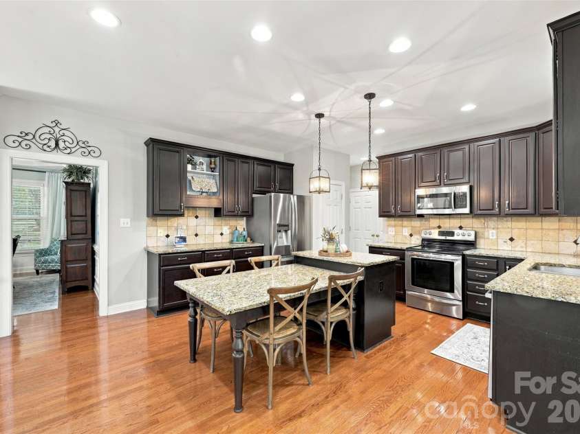 15502 Tolliver Drive, Charlotte, NC 28277.  MLS# CAR4433498, YatesRealty ID 56825. 