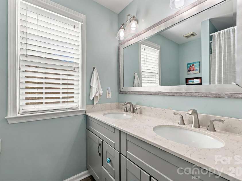 15502 Tolliver Drive, Charlotte, NC 28277.  MLS# CAR4433498, YatesRealty ID 56825. 