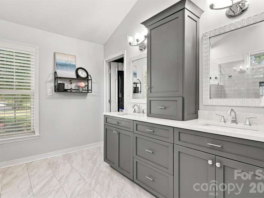 15502 Tolliver Drive, Charlotte, NC 28277.  MLS# CAR4433498, YatesRealty ID 56825. 