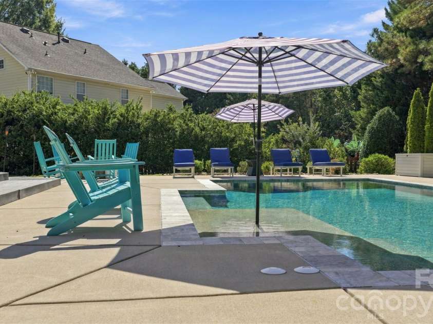 15502 Tolliver Drive, Charlotte, NC 28277.  MLS# CAR4433498, YatesRealty ID 56825. 