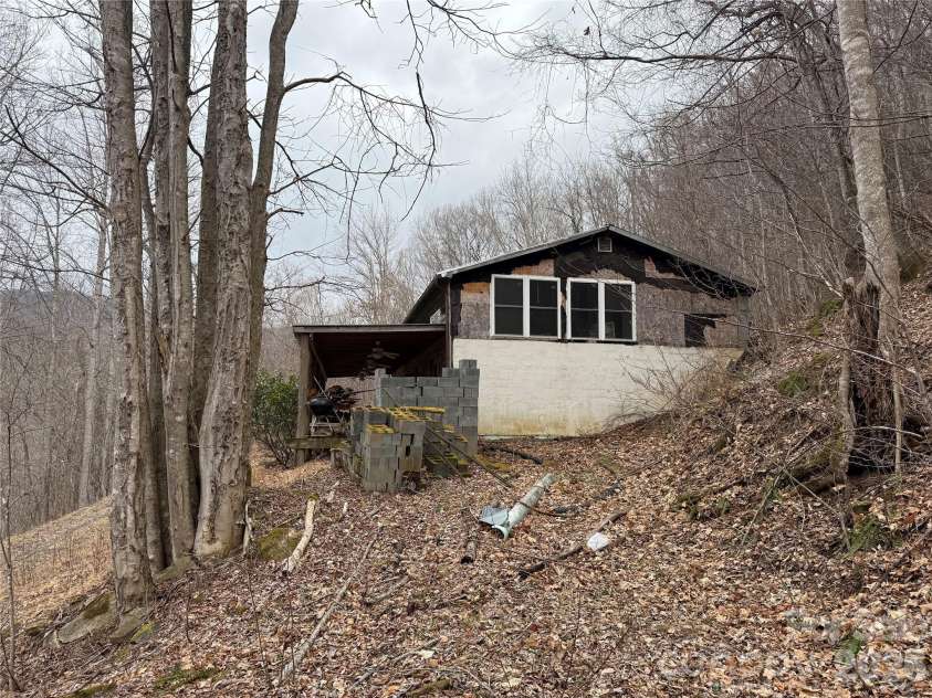 17619 Nc 209 Highway, Hot Springs, NC 28743.  MLS# CAR4359158, YatesRealty ID 56829. 