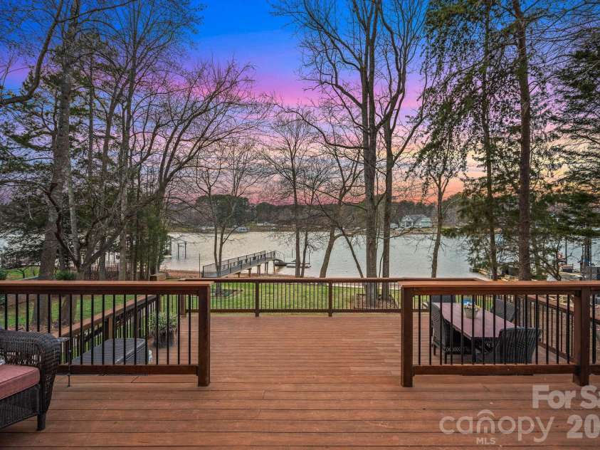 124 Cedar Bluff Lane, Mooresville, NC 28117.  MLS# CAR4346141, YatesRealty ID 5683. 