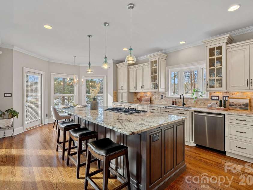 124 Cedar Bluff Lane, Mooresville, NC 28117.  MLS# CAR4346141, YatesRealty ID 5683. 