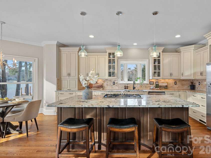 124 Cedar Bluff Lane, Mooresville, NC 28117.  MLS# CAR4346141, YatesRealty ID 5683. 