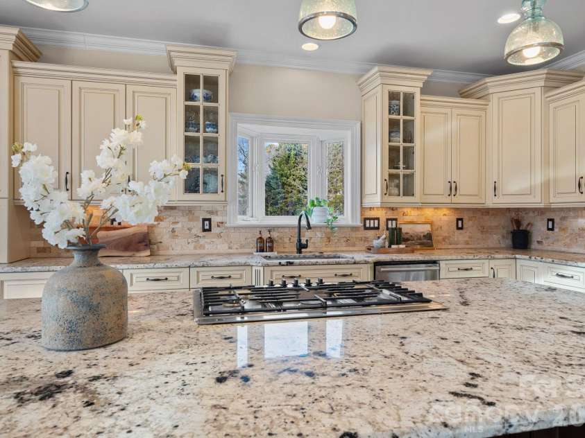 124 Cedar Bluff Lane, Mooresville, NC 28117.  MLS# CAR4346141, YatesRealty ID 5683. 
