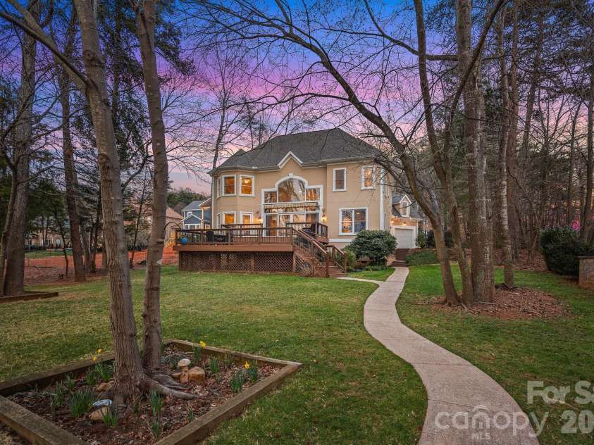 124 Cedar Bluff Lane, Mooresville, NC 28117.  MLS# CAR4346141, YatesRealty ID 5683. 