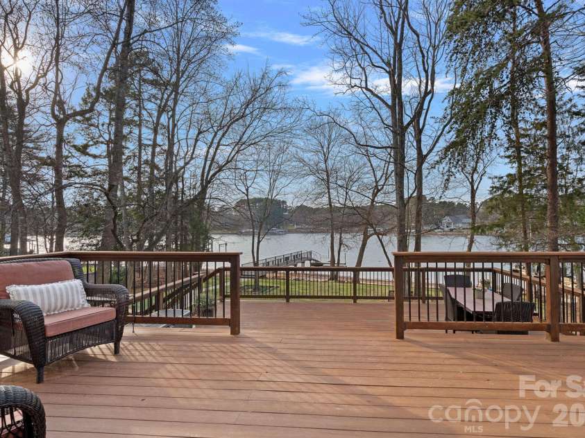 124 Cedar Bluff Lane, Mooresville, NC 28117.  MLS# CAR4346141, YatesRealty ID 5683. 