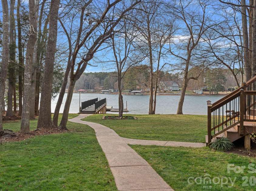 124 Cedar Bluff Lane, Mooresville, NC 28117.  MLS# CAR4346141, YatesRealty ID 5683. 