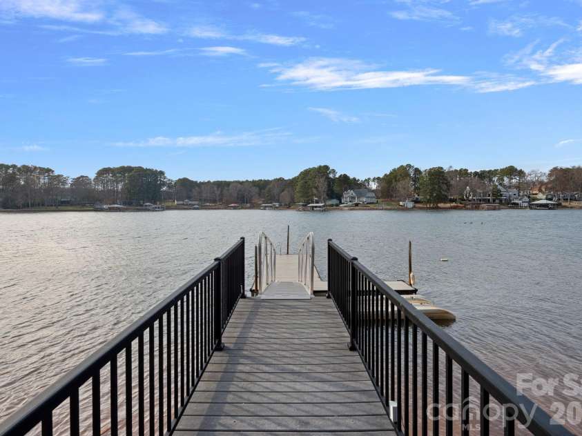 124 Cedar Bluff Lane, Mooresville, NC 28117.  MLS# CAR4346141, YatesRealty ID 5683. 