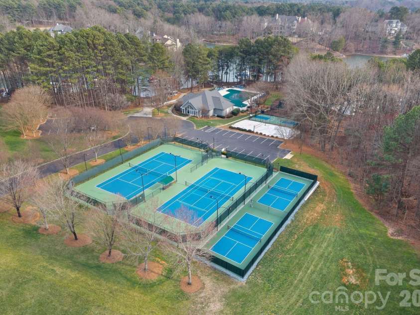 124 Cedar Bluff Lane, Mooresville, NC 28117.  MLS# CAR4346141, YatesRealty ID 5683. 