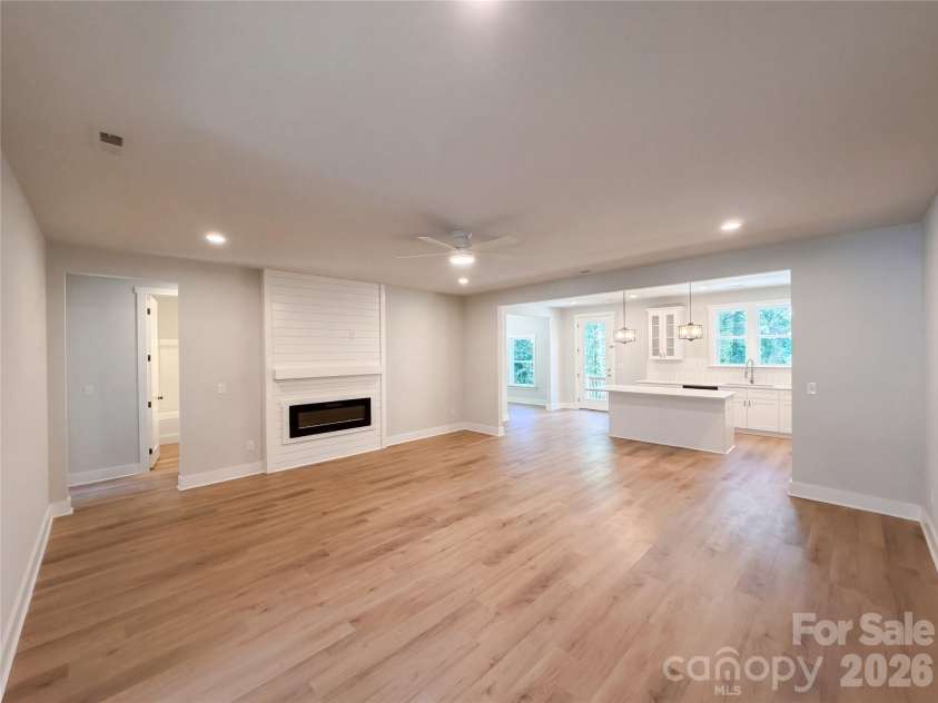 8807 Crestwood Drive, Mount Pleasant, NC 28124.  MLS# CAR4435113, YatesRealty ID 56831. 