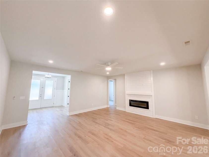 8807 Crestwood Drive, Mount Pleasant, NC 28124.  MLS# CAR4435113, YatesRealty ID 56831. 